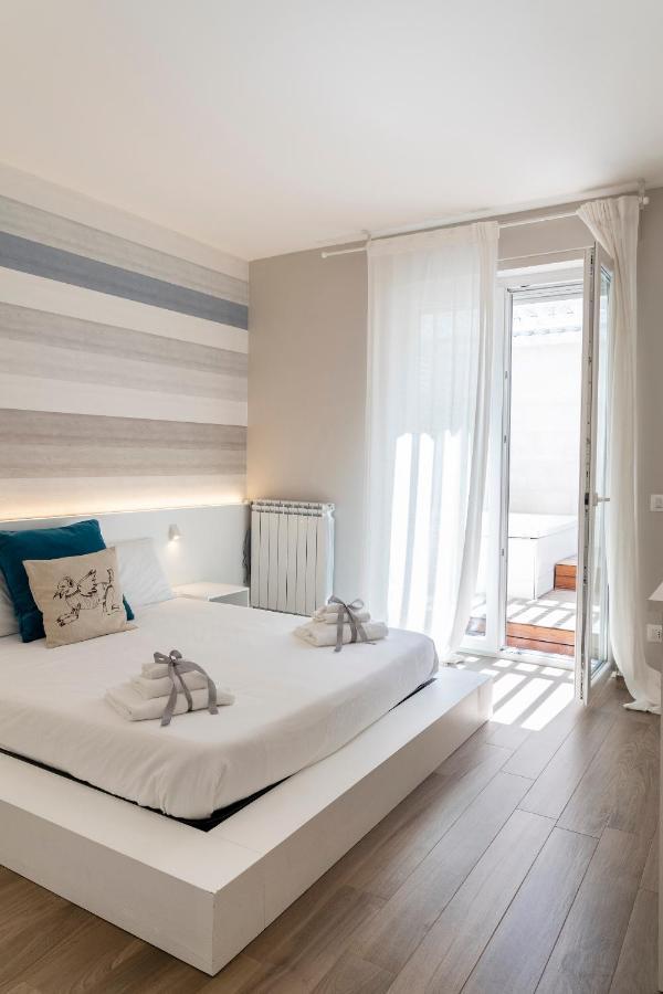 San Vito Luxury Accomodation โปลีญาโนอามาเร ภายนอก รูปภาพ